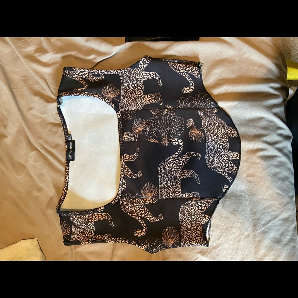 Black, brown, gold top